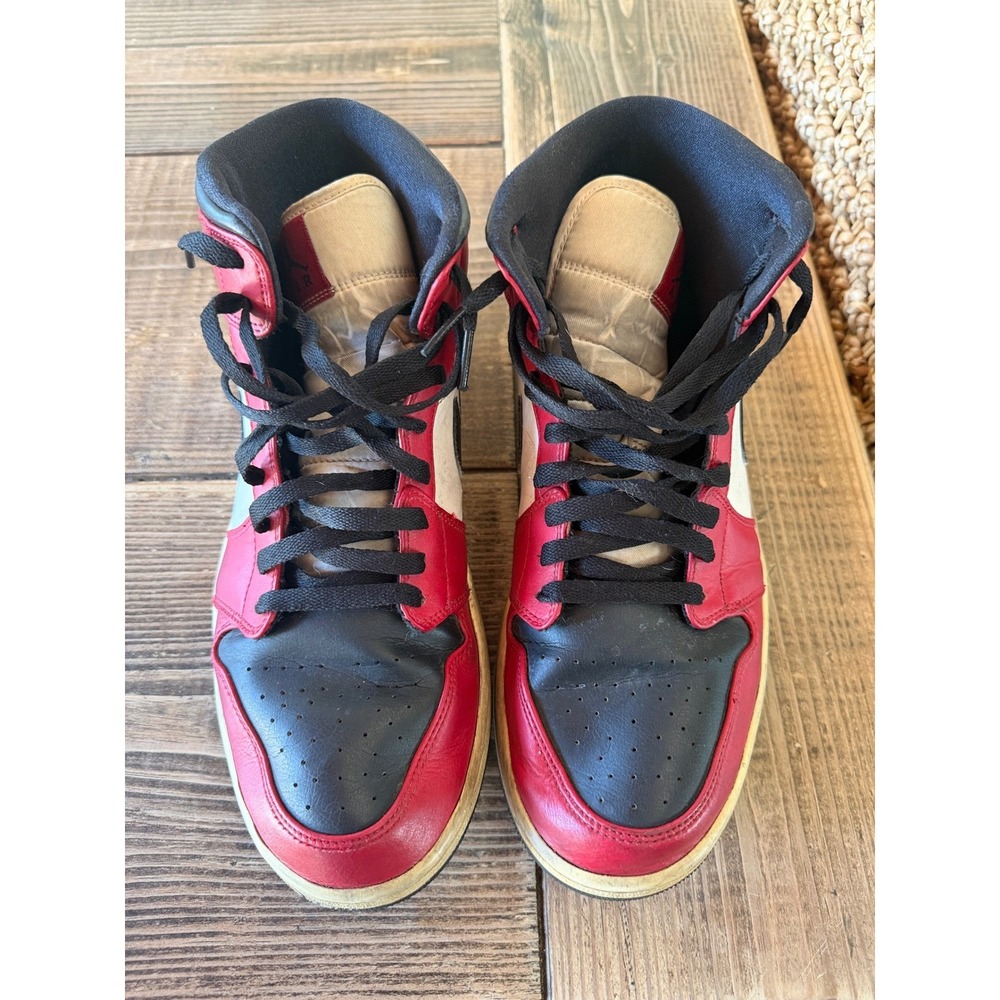 Jordan 1 Mid Chicago Toe Black Red White 554724-069 Mens 12